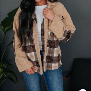 Like New, worn 1 time! Avani Contrast Shaket. Super soft!!